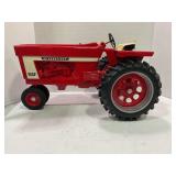 SCALE MODELS 1/8 INTERNATIONAL FARMALL 966 NARROW