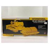 FIRST GEAR 1/25 CONSTRUCTION PIONEERS INTERNATION-