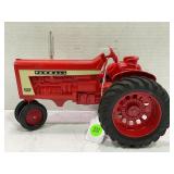 ERTL 1/16 MCCORMICK FARMALL 806 TRACTOR WITH