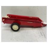 ERTL 1/16 INTERNATIONAL MANURE SPREADER - SINGLE