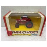 ERTL 1/43 FARM CLASSICS FARMALL 350 TRACTOR IN