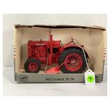 LIBERTY CLASSICS 1/16 MCCORMICK W-30 TRACTOR ON