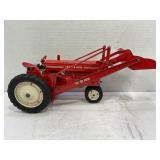 TRU SCALE 1/16 TRACTOR WITH TRU SCALE LOADER