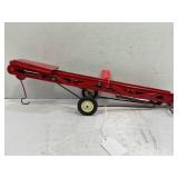 ERTL 1/16 HAY BALE ELEVATOR