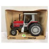 ERTL 1/16 MASSEY FERGUSON 3070 AUTOTRONIC TRACTOR