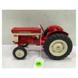 ERTL 1/16 INTERNATIONAL 240 UTILITY WIDE FRONT