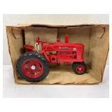 ERTL MCCORMICK FARMALL SUPER M 1/16 HERITAGE