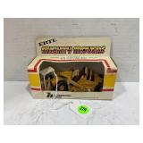 ERTL MIGHTY MOVERS INTERNATIONAL HOUGH SCRAPER