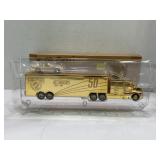 RACING CHAMPIONS 1/64 GOLD KENWORTH & VAN TRAILER