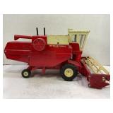 INTERNATIONAL 1/24 HYDROSTATIC VINTAGE COMBINE -