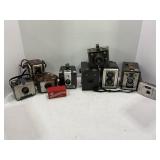 LARGE LOT OF VINTAGE CAMERAS; BROWNIE, TARGET 620