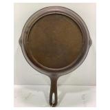 CAST IRON SKILLET WITH HEAT RING - 9 3/4'