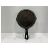 FAVORITE NO. 3 CAST IRON SKILLET - 6'
