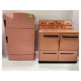 WOLVERINE METAL TOY CHILD'S REFRIGERATOR AND STOVE
