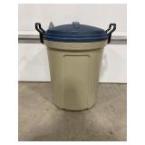 RUBBERMAID ROUGH NECK TRASH CAN WITH LOCKABLE LID