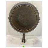 NO. 8 CAST IRON SKILLET WITH HEAT RING - 10 5/8'