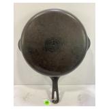 GRISWOLD NO. 7 701I. CAST IRON SKILLET - 9 1/2'