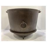 MARION NO. 8 3 LEGGED CAST IRON BEAN POT WITH