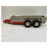 AVCO NEW IDEA 1/16 SPREADER TOY