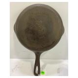 WAGNERWARE NO. 5 1055D CAST IRON SKILLET - 7 3/4'