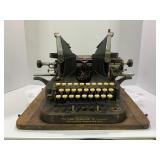 THE OLIVER STANDARD VISIBLE TYPEWRITER WITH