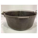 5 QUART CAST IRON DUTCH OVEN WITH  HANDLE