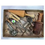 VINTAGE KITCHEN UTENSILS AND 3 PRONG FORKS