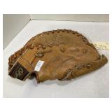 788.  1962 Olynpic 441 New York Baseball Glove