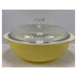PYREX 024 2 QT. LIDDED CASSEROLE DISH -CHIP IN LID