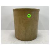 1 GALLON PRIMITIVE STONEWARE CROCK