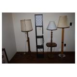 LOT OF 4 FLOOR LAMPS - 1 ADJUSTABLE RACHET & 1