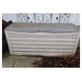 SUNCAST OUTDOOR STORAGE CHEST - 57' X 21' X 24'