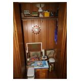 CONTENTS OF CLOSET IN BEDROOM - VINTAGE PICTURE