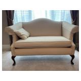 QUEEN ANN STYLE UPHOLSTERED LOVE SEAT - 60'