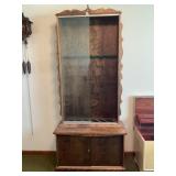 GLASS FRONT 6 GUN GUN CABINET WITH UNDER