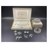 VINTAGE HARPER RHINESTONE SET IN ORIGINAL CASE,