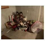 LARGE LOT OF ASSORTED CHRISTMAS DECORATIONS