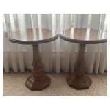 2 DOOR LAMP STAND AND PAIR OF MATCHING LAMP