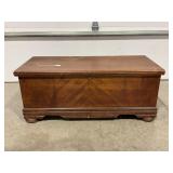 ANTIQUE HARTMAN BLANKET CEDAR CHEST - 39' X 17' X
