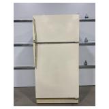 AMANA 18 CUBIC FOOT REFRIGERATOR FREEZER