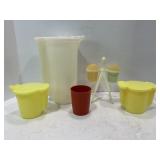 VINTAGE TUPPERWARE SALT & PEPPER SHAKERS WITH