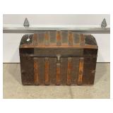HUMPBACK TRAVELLER TRUNK 37" X 19" X 22"