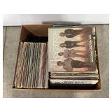 LARGE LOT OF 33 RPM VINTAGE RECORDS