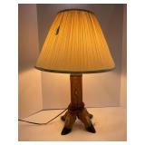 4" DEER FOOT TABLE LAMP