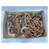 ASSORTED LENGTH LOG CHAIN W/ HOOKS