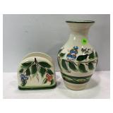 GAIL PITTMAN HONEY SUCKLE ARTIST SIGNED CERAMIC