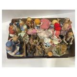 LARGE LOT OF ENESCO COUNTRY COUSINS, BOYDS BEARS,