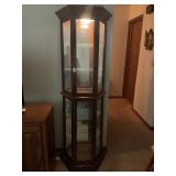PULASKI GLASS FRONT LIGHT UP CURIO CABINET - 25"