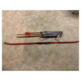 INDIAN ARCHERY LONG BOW WITH QUIVER AND ARROWS