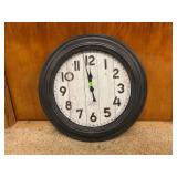 STANDARD REGISTER DIAL BATTERY OPERATED WALL CLOCK